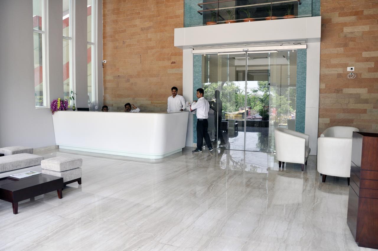 Hotel Dolphin Sambalpur Exterior foto