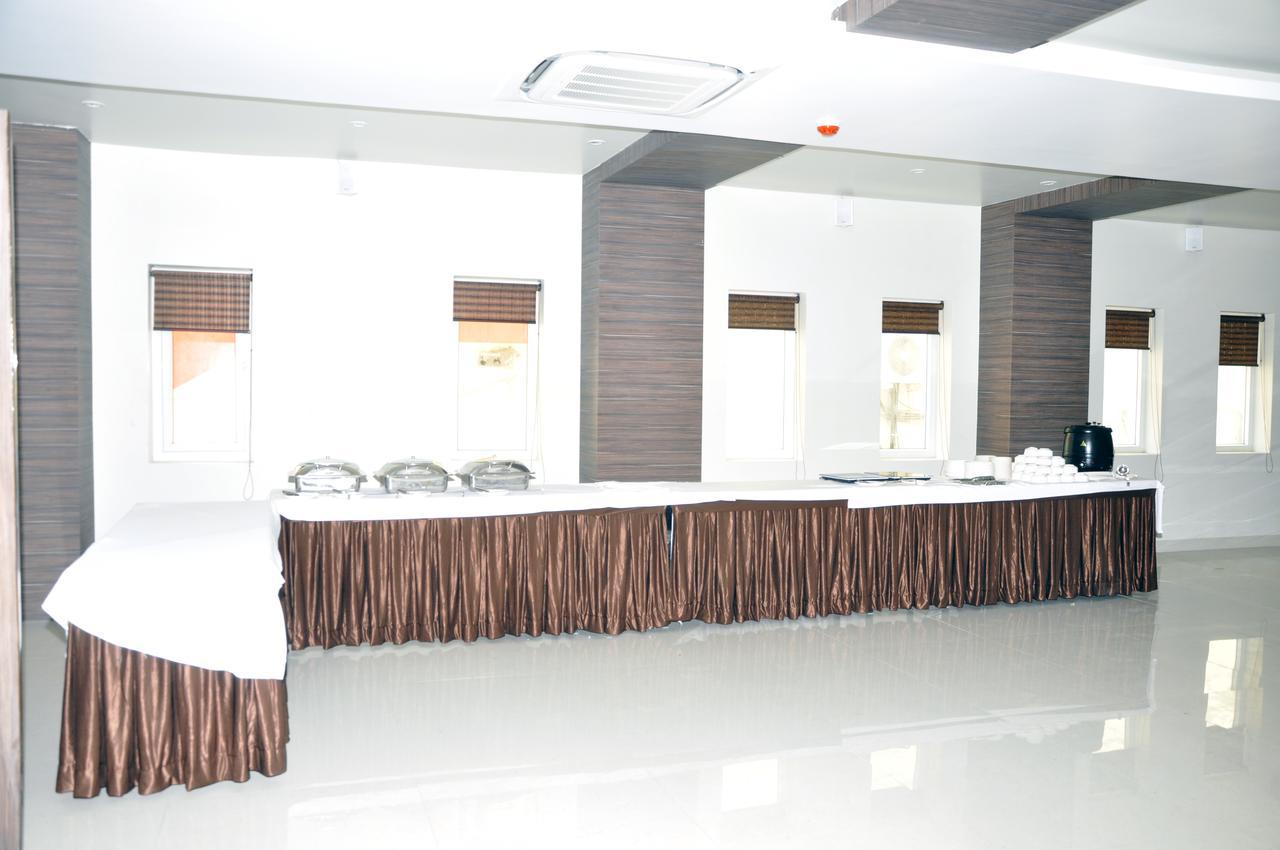 Hotel Dolphin Sambalpur Exterior foto
